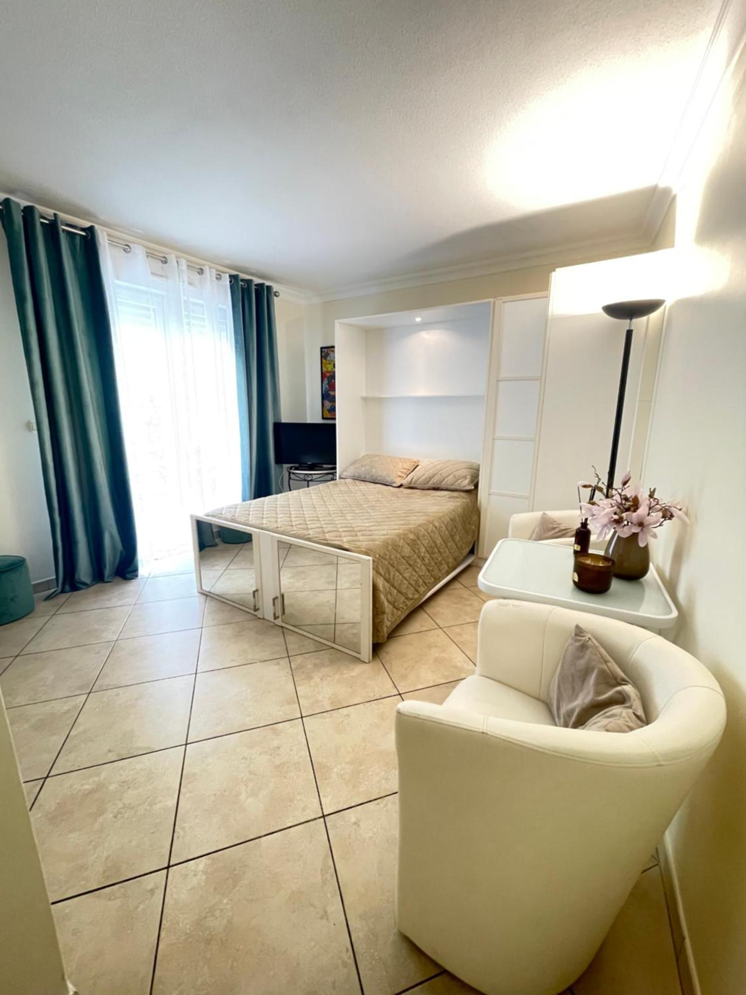 Jolie A Appartement *